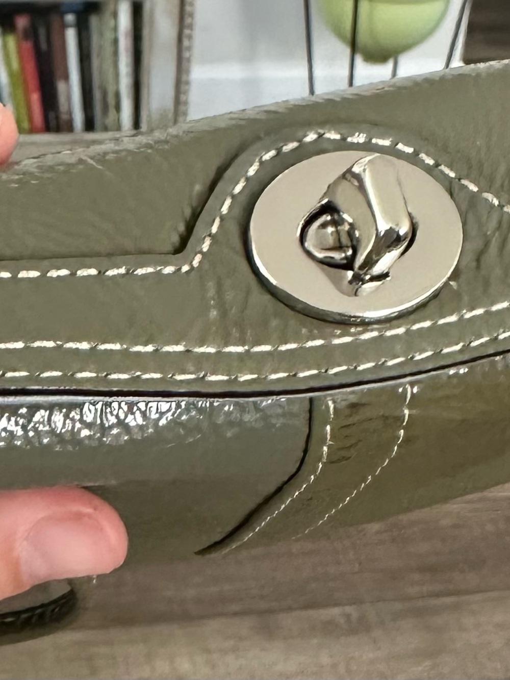 Vintage coach green patent leather pouch/ wristlet - Picture 4 of 15